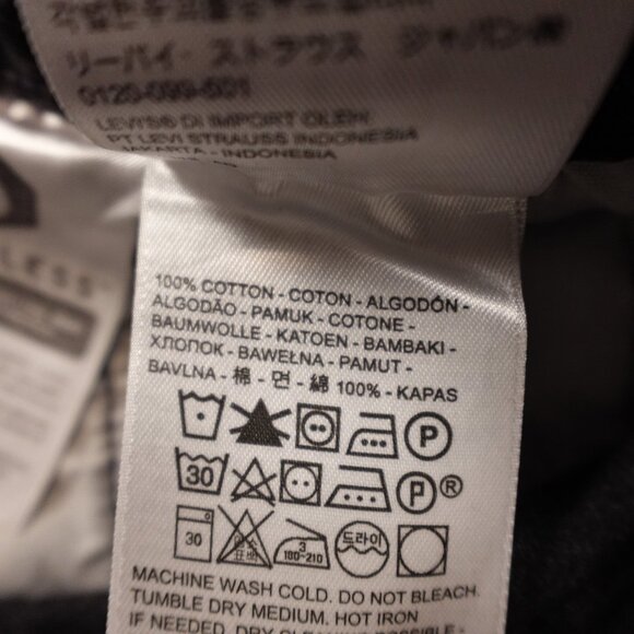 Levi’s 501 Cutoff Denim Shorts Women’s W32 Black Vintage Raw Hem - Picture 11 of 11